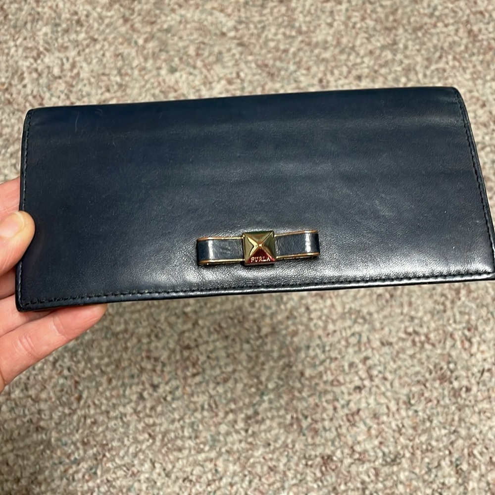 Furla Leather wallet with Gold logo bow Accent